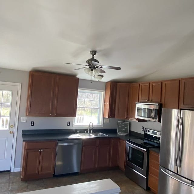 Cleaning project by Strong Hands Cleaning LLC — photo 33